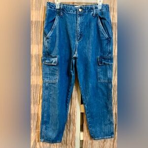 UNIVERSAL THREAD BOYFRIEND CUT JEANS. SIZE 10R